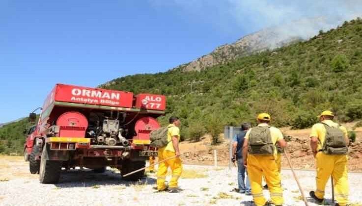 Antalya’da 25 hektarlık ormanın yandığı bölgede soğutma çalışmaları devam ediyor