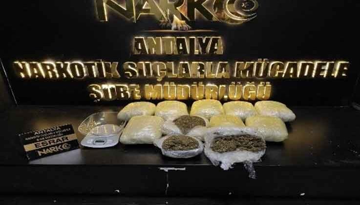 Antalya’da eve baskın yapan polis 12 kilo esrar ele geçirdi