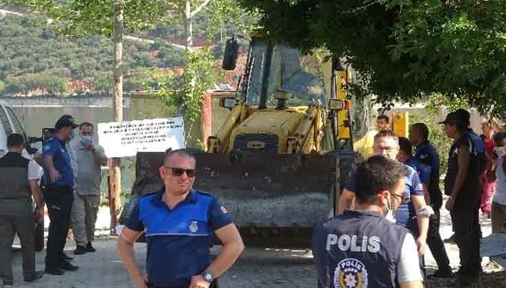 Kaş’ta kıyı işgali yapan işletme yıkıldı, plaj vatandaşa ücretsiz açıldı