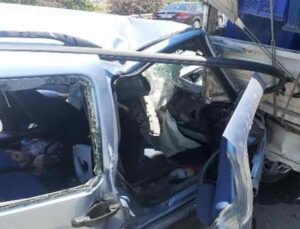 Ticari araç kamyonete arkadan çarptı: 1 yaralı