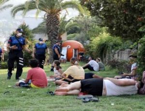 Zabıta ekipleri park ve refüjlerde tatil yapanları uyardı, uymayanlara ceza yazdı