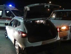 VİP araç, kavşakta otomobille çarpıştı: 2 yaralı