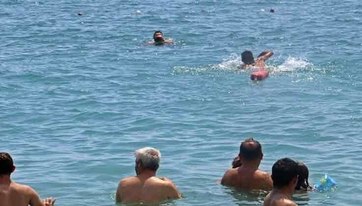 Antalya’da tatilcilerin arasında boğulma tatbikatı yapıldı