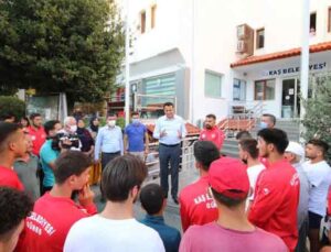 Kaş Belediyesi güreş takımı Kırkpınar için Edirne’ye uğurlandı