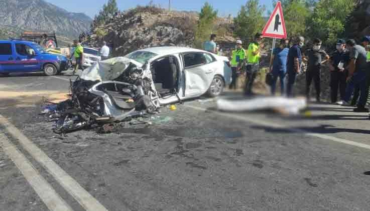 Antalya’da feci kaza: 2 ölü, 5 yaralı