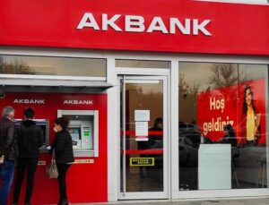 Akbank’ta teknik sorun devam ediyor: Bankadan özür mesajı