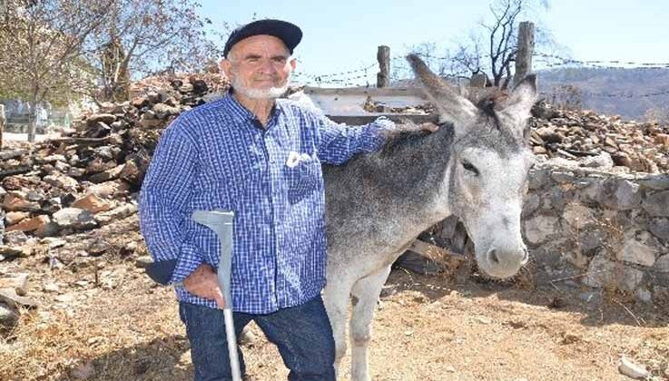 Antalya’daki orman yangınından 82 yaşındaki yaşlı adamı jandarma kurtardı