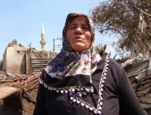 Evi ve kanser tedavisi için biriktirdiği parası yanan Cemile Teyze’ye Hollanda’daki Türklerden 15 bin TL