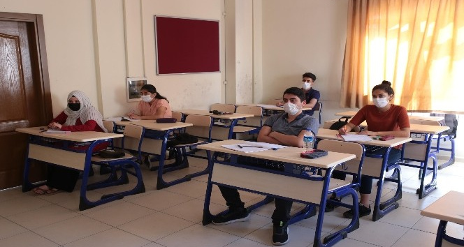 Kepez’de YKS kursuna katılan 150 öğrenci, üniversiteli oldu