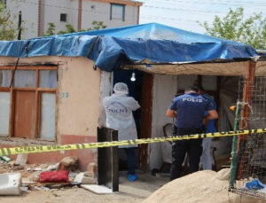 Hurdacı evinde 5 bıçak darbesiyle öldürüldü