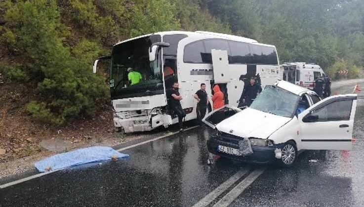 Manavgat yolcu otobüsüyle otomobil çarpıştı: 2 ölü, 2 yaralı