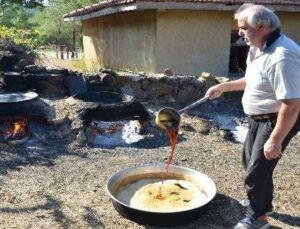 Toroslar’da pekmez kazanları kaynıyor