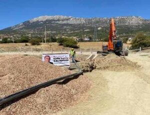 Elmalı Akçay’da içme suyu hattı çalışması