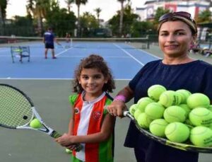 Kepez’de tenis kursuna ilgi