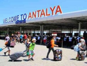 Antalya’yı 8 milyonu aşkın turist ziyaret etti