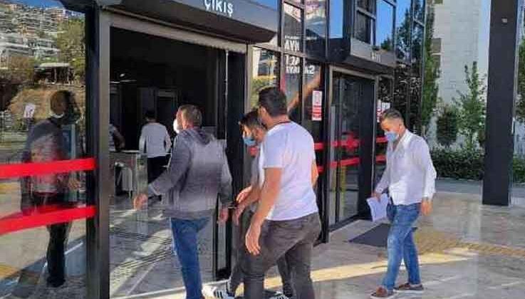 Alanya’da çeşitli suçlardan aranan 2 zanlı yakalandı