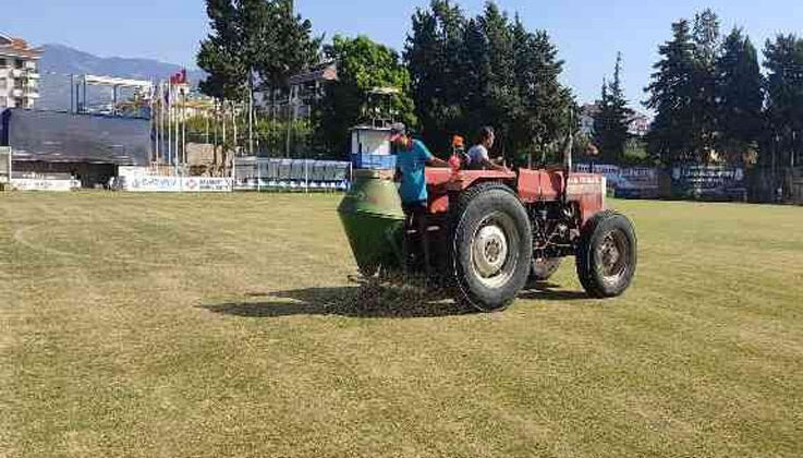 Alanya’da çim sahalara kışlık bakım