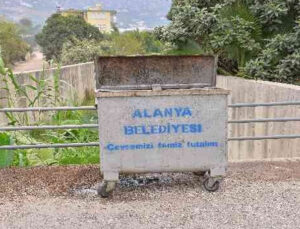 Alanya’da çöp konteynerleri yenileniyor