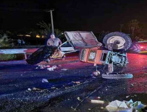 Ticari araçla çarpışan traktör hurdaya döndü: 2 kişi yaralandı