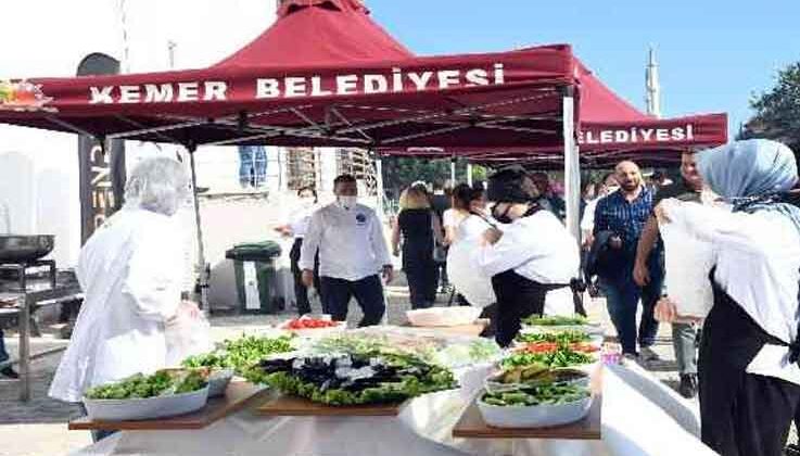 AÜ’de ‘Cadde de ders var, sokak lezzetleri’ şenliği