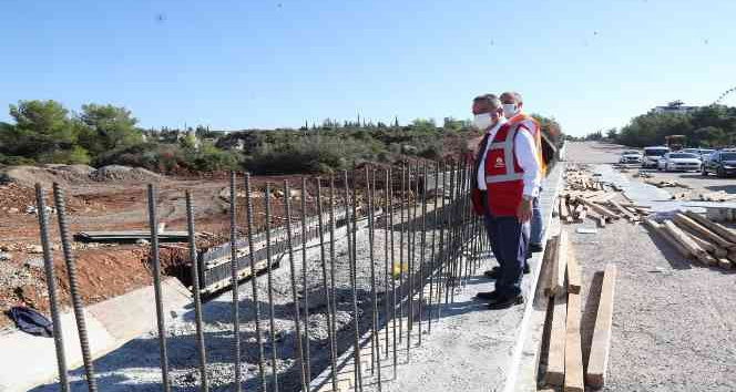 Başkan Böcek yeni yol açma çalışmasını denetledi