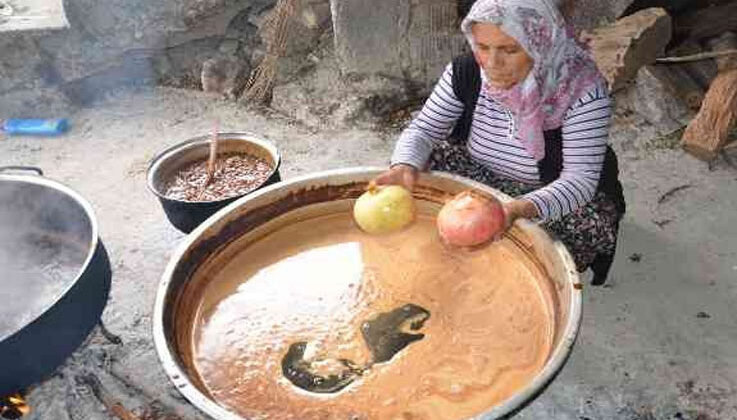 Antalya’da nar ekşisinin şifalı yolculuğu başladı