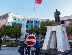 Muratpaşa’da ‘Ata’ Atatürk Kent Meydanı’nda anıldı
