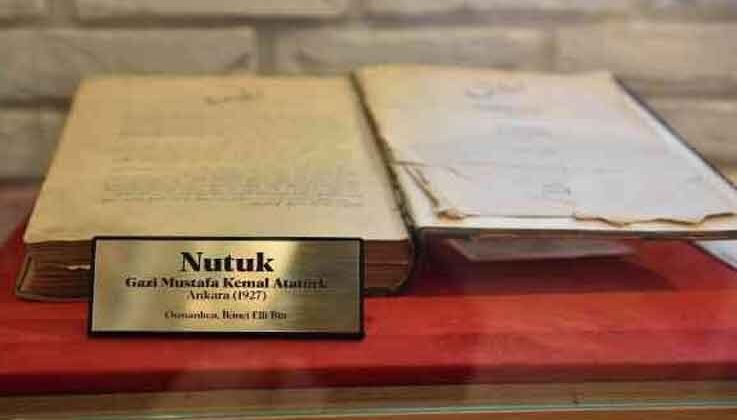 Antalya’da Atatürk’ün Osmanlıca kaleme aldığı 95 yıllık orijinal ‘Nutuk’ sergilenmeye başlandı