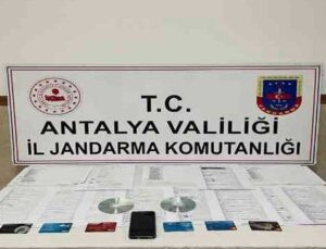 Antalya’da vatandaşları ‘operasyon yapılacak’ diyerek dolandıran şahıs yakalandı