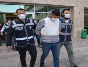 Antalya’da bir kuyumcu çalışanını öldürüp, 2 kuyumcudan yaklaşık 4 kilo altın çalan şahıs tutuklandı