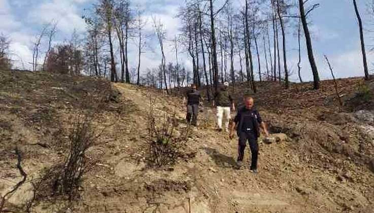 Yangın bölgesinde inceleme yaparken mahsur kalan görevliyi, itfaiye ekipleri kurtardı