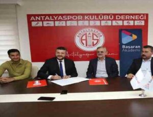 Antalyaspor, altyapı sporcularına İngilizce eğitimi için protokol imzaladı