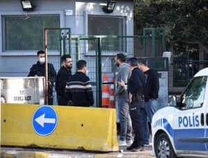 Emekli polis, kaybettiği cüzdanı için gittiği polis merkezinde havaya ateş açtı