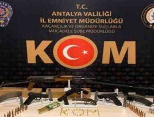 Antalya’da yasadışı silah ticareti operasyonu: 4 gözaltı