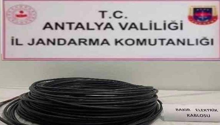 Çalıştığı iş yerinden 500 metre elektrik kablosu çaldı