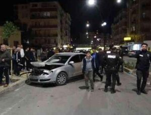Antalya’da trafikte yaşanan kovalamaca ve kaza anbean kamerada