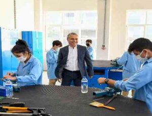 Başkan Uysal, Antalya OSB Teknik Koleji’nde