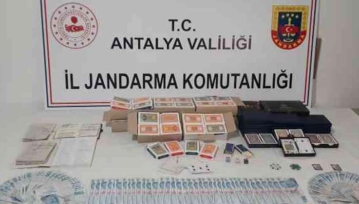 Kahvehanede kumar oynarken yakalanan 19 kişiye, 25 bin 384 lira ceza