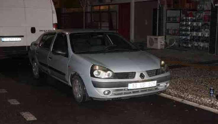Vatandaşların yolunu kesip polise ihbar ettiği alkollü sürücü, savcı olduğunu iddia edip hakaret yağdırdı