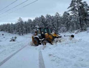 Akseki’de 12 mahallede kar yağışı önlemi