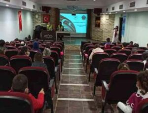 Jandarmadan ilkokul öğrencilerine trafik semineri