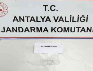 Yol kontrol noktasında durdurulan araçtaki yolcularda uyuşturucu bulundu
