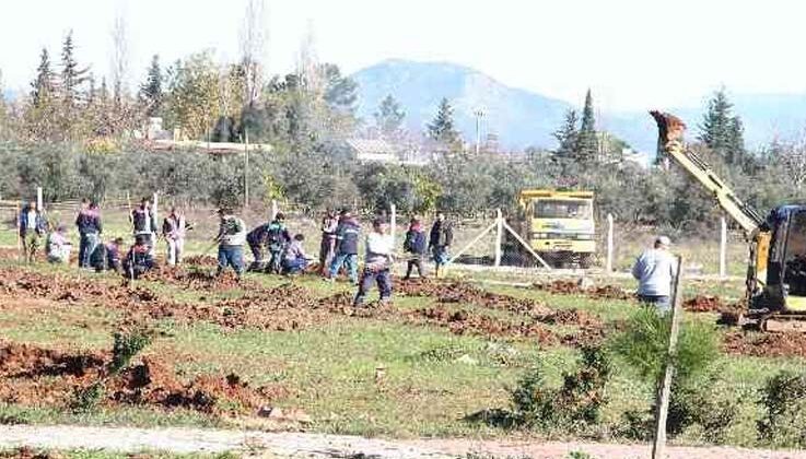 Döşemealtı’nda 17 bin fidan toprakla buluştu