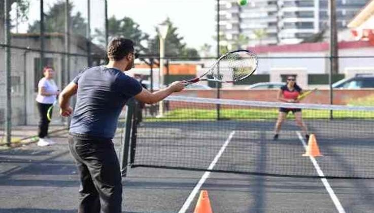 Konyaaltı’nda ücretsiz tenis kortu