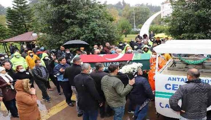Trafik kazasında hayatını kaybeden belediye işçisi son yolculuğuna uğurlandı