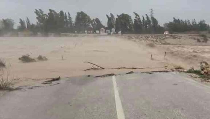 Antalya’da bazı bölgelere düşen yağış miktarı 400 kilogramı aştı