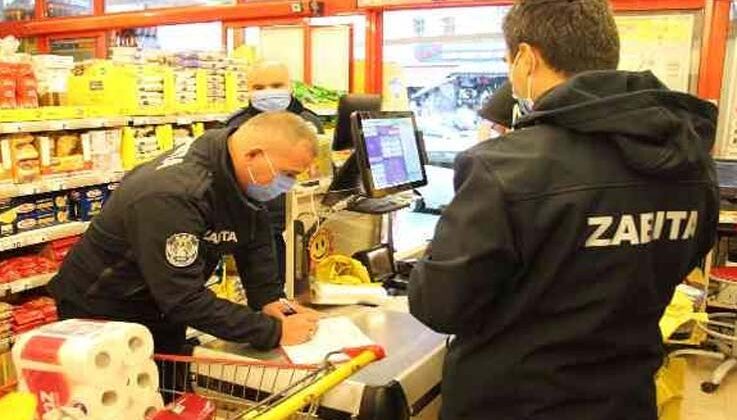 Turizm merkezi Kaş’ta zabıta ekiplerinden ‘zincir market’ denetimi