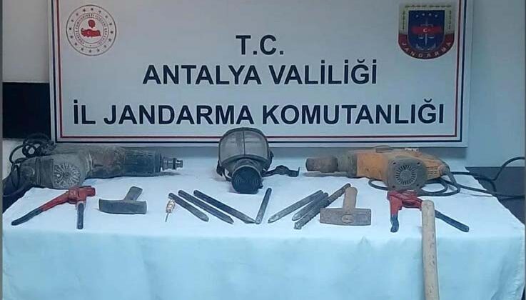 Antalya’da kaçak kazı operasyonu