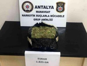 Yolcu otobüsündeki valizden 1 kilo 25 gram esrar çıktı