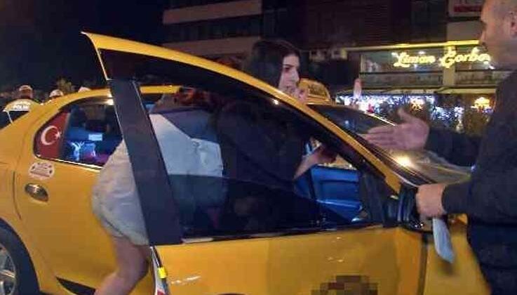 Uygulamaya takılan taksideki genç kız ile polisin ‘sabır’ sınavı